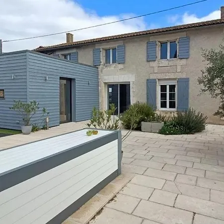 Maison Avec Piscine Près Du Futuroscope Pour Neuf Dix Personnes Casa vacanze *