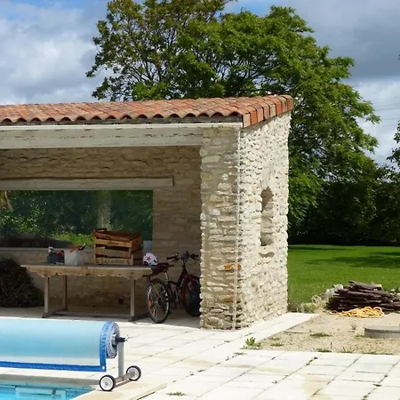 Casa vacanze Maison Avec Piscine Près Du Futuroscope Pour Neuf Dix Personnes Champigny en Rochereau